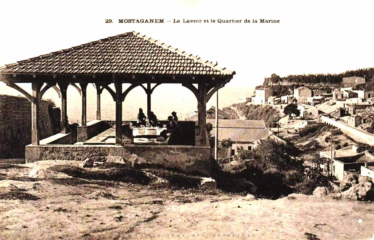 282- Mostaganem - Le lavoir et le quartier de la Marine.JPG